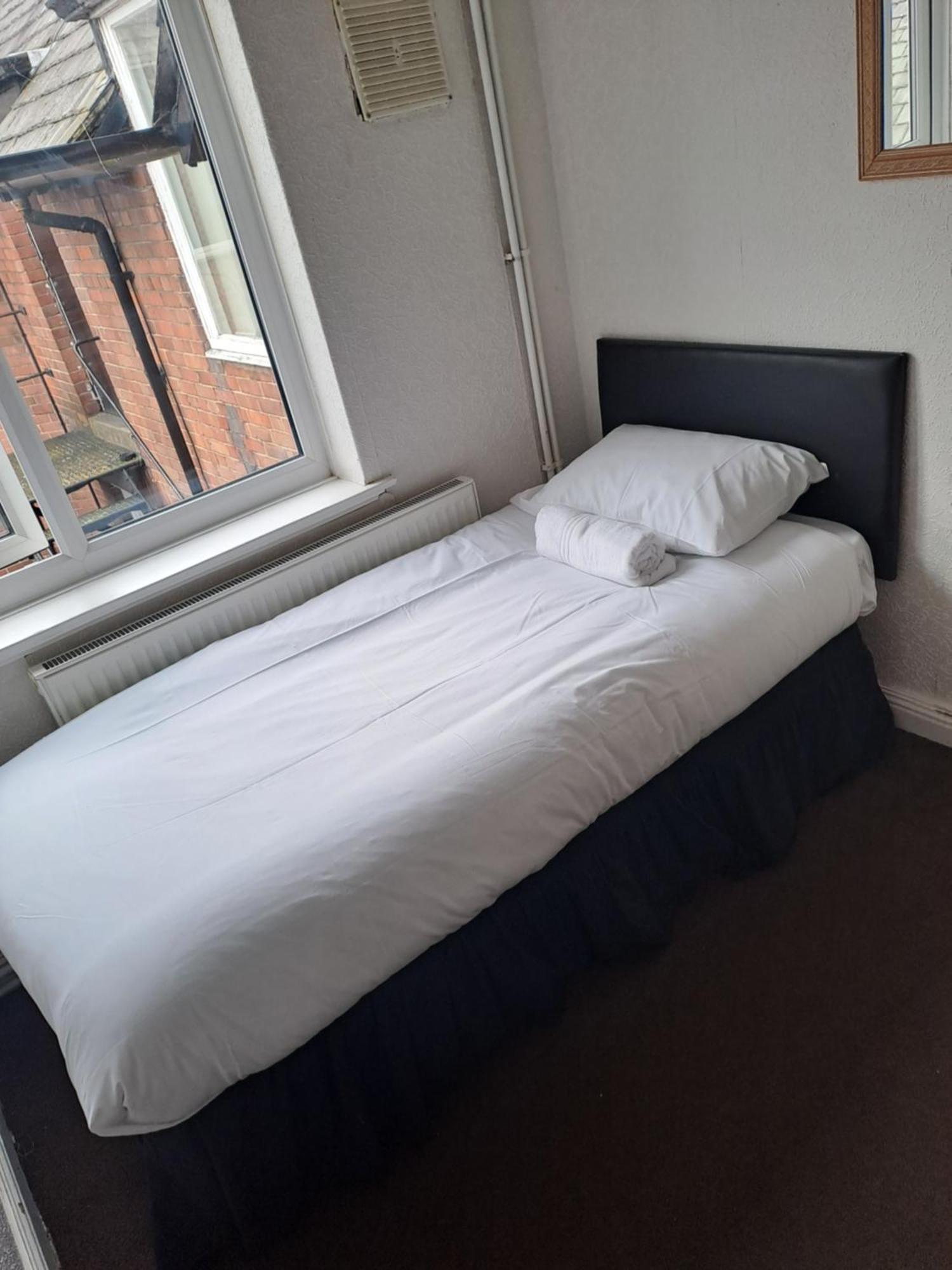 Sheridans Budget Accomodation Wallasey Esterno foto