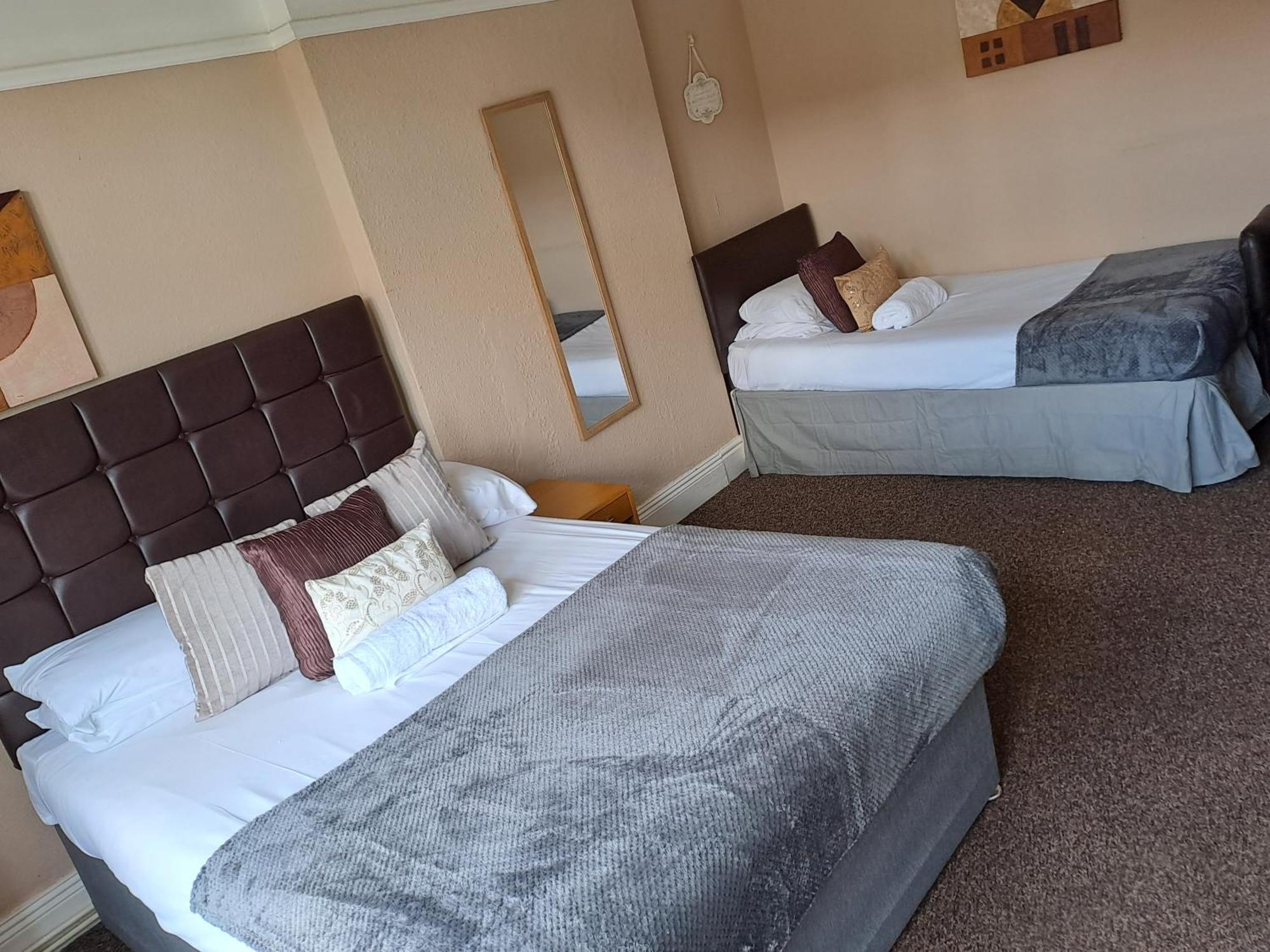 Sheridans Budget Accomodation Wallasey Esterno foto